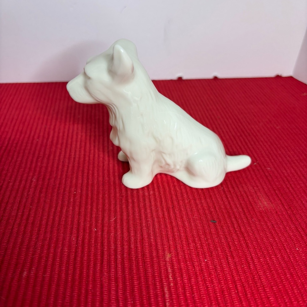 Bellerk Ireland White Ceramic Terrier Dog Figurine Stamped - Picture 3 of 7